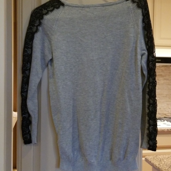 Gray sweater with Lacey sleeves - Picture 3 of 4